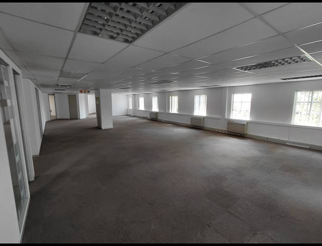 368M² OFFICE TO LET IN FOURWAYS